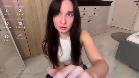 Snapshot of linabbb chatting on 11-14-25, 09:24 Lina online show from 11-14-25, 09:24