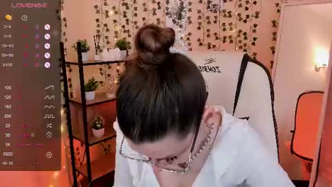 Snapshot of linablossom chatting on 06-19-26, 02:27 Lina online show from 06-19-26, 02:27