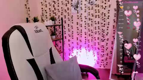 Snapshot of linablossom chatting on 06-30-26, 03:29 Lina online show from 06-30-26, 03:29
