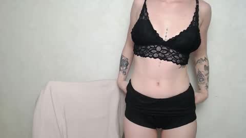 linacute52 online show from 10-09-25, 03:43