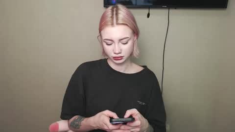 linacute52 online show from 10-15-25, 09:53