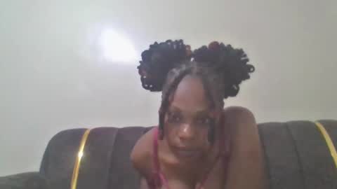 linahusu online show from 11-17-25, 07:52