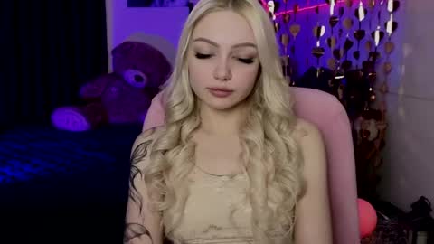 I am Lina online show from 04-04-26, 09:07