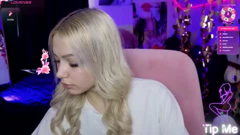 I am Lina online show from 04-13-26, 08:09