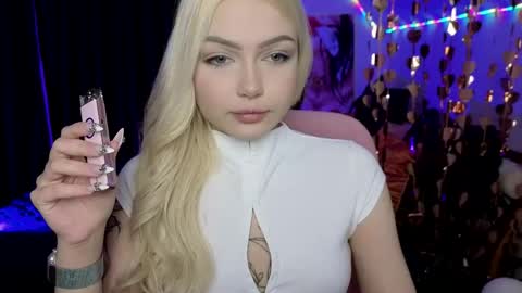 I am Lina online show from 04-23-26, 10:14