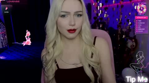 I am Lina online show from 04-24-26, 10:39