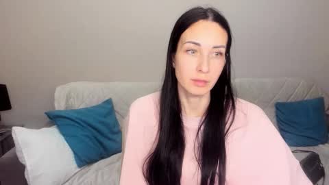 LinaLivee online show from 01-18-26, 03:49