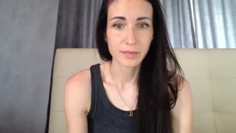 Snapshot of linalivee chatting on 06-25-26, 10:31 LinaLivee online show from 06-25-26, 10:31