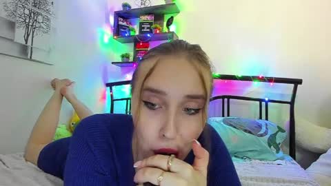 Lina online show from 03-27-26, 10:53