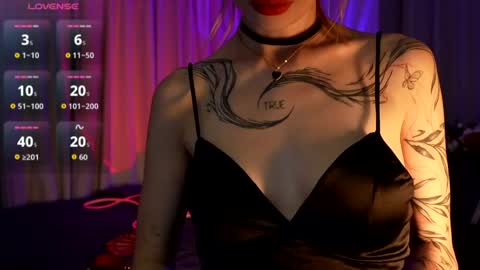 Snapshot of linavelle chatting on 04-22-26, 03:57 LinaVelle online show from 04-22-26, 03:57