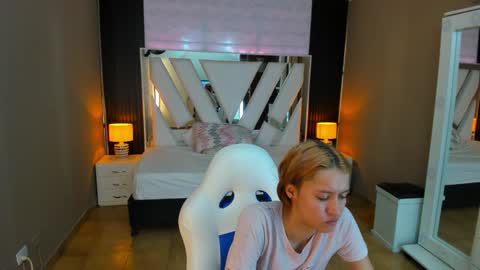  Linda  online show from 01-19-25, 01:12