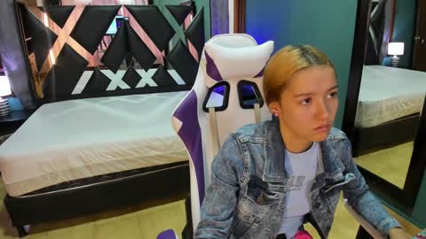  Linda  online show from 01-26-25, 01:04