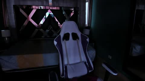  Linda  online show from 02-04-25, 09:10