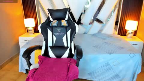  Linda  online show from 09-23-25, 06:22