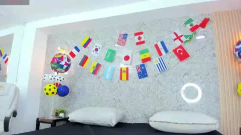 Snapshot of linda_cooper_ chatting on 06-16-26, 11:02 LINDA online show from 06-16-26, 11:02