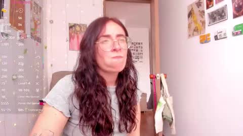 Giggles  online show from 10-22-25, 02:28