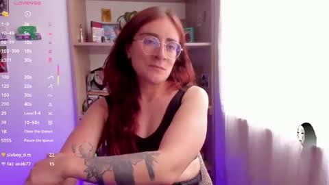 Giggles  online show from 07-25-26, 08:50