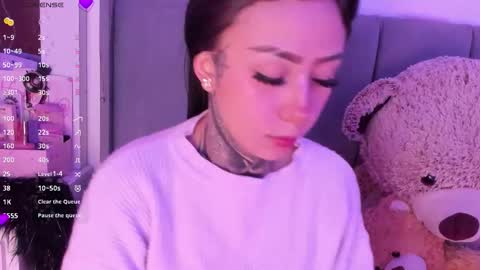 Lindaa maria  online show from 01-17-26, 05:12