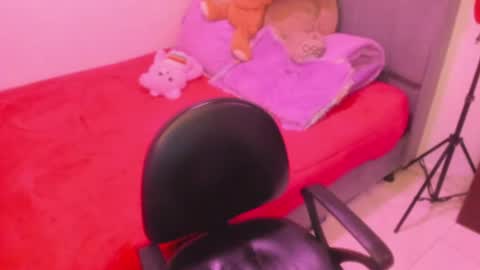 Lindaa maria  online show from 07-04-26, 02:07