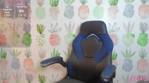 L I N D A online show from 09-17-25, 07:37