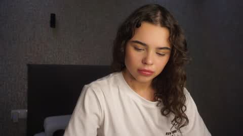 Linda online show from 04-06-26, 01:12