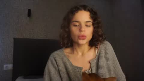 Linda online show from 06-17-26, 01:23