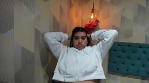 Snapshot of lindabreexlove chatting on 06-08-26, 01:39 online show from 06-08-26, 01:39