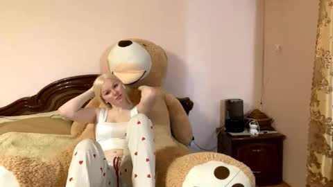 Luna online show from 12-21-25, 07:37