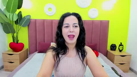 Linda online show from 05-18-26, 01:24