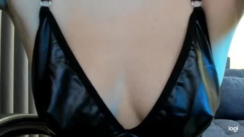 lindamei online show from 09-18-25, 04:53