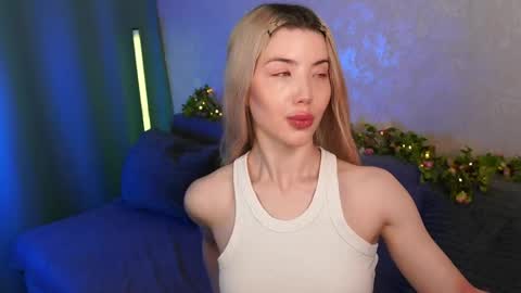 Snapshot of lindathackerr chatting on 05-24-26, 07:02 Linda online show from 05-24-26, 07:02