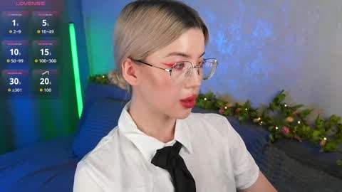 Snapshot of lindathackerr chatting on 06-08-26, 04:13 Linda online show from 06-08-26, 04:13