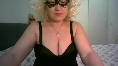 LindaXSmile online show from 02-23-25, 09:37