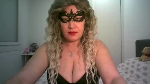 LindaXSmile online show from 03-08-25, 06:47