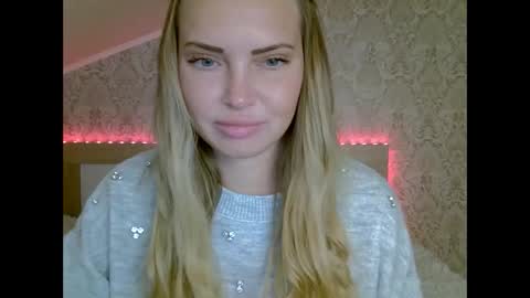 Snapshot of lindsisecret chatting on 01-06-25, 03:40 Anna online show from 01-06-25, 03:40