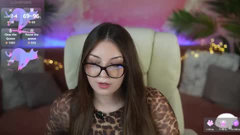 Snapshot of lindsyrawr chatting on 05-16-26, 12:48 Lindsy online show from 05-16-26, 12:48