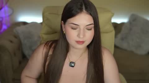Snapshot of lindsyrawr chatting on 07-21-26, 02:08 Lindsy online show from 07-21-26, 02:08