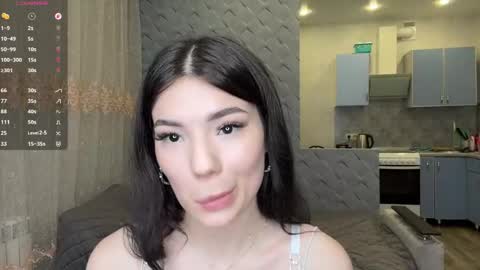 Snapshot of linhtadt chatting on 05-19-26, 04:57 Lira online show from 05-19-26, 04:57