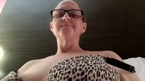 Snapshot of linkutome chatting on 07-28-26, 12:59 linkutome online show from 07-28-26, 12:59