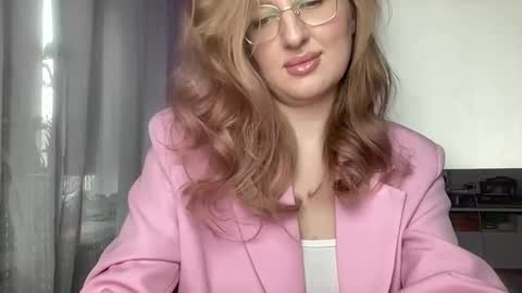 Snapshot of linoreya chatting on 11-25-25, 08:14 linoreya online show from 11-25-25, 08:14