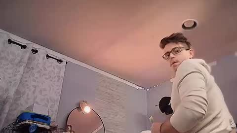 linuxgirlsudosu online show from 02-15-25, 10:33