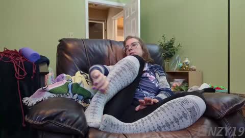 Linzy19 online show from 01-13-25, 06:27