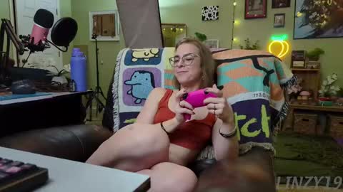 Linzy19 online show from 02-16-25, 03:47