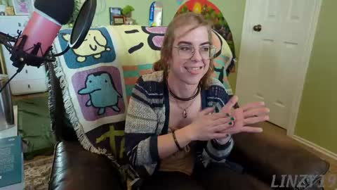 Linzy19 online show from 02-27-25, 08:31