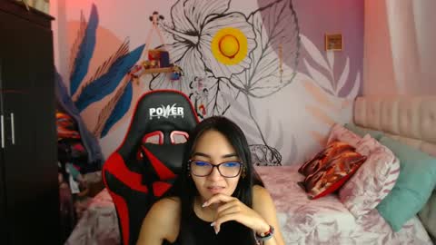 LinzyBaner online show from 01-08-25, 01:11