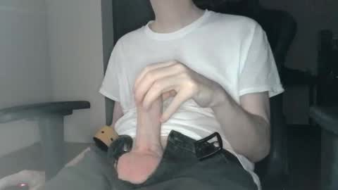 Snapshot of liocious98 chatting on 10-25-25, 04:57 liocious98 online show from 10-25-25, 04:57