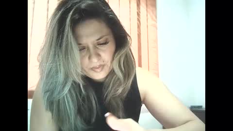 lionessmom online show from 12-05-25, 11:52