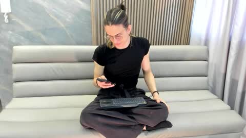 Lior evan online show from 11-27-25, 11:45