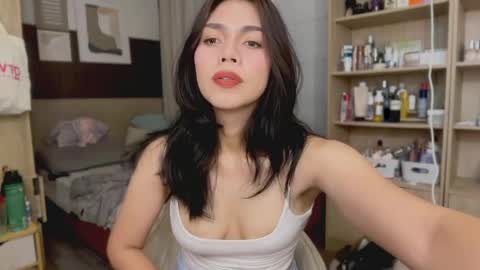 Liora of Ophir online show from 04-18-26, 03:21