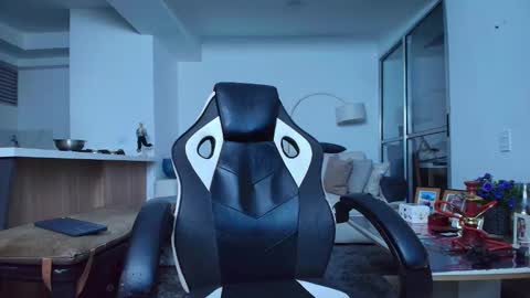 Lior Vante online show from 02-22-26, 05:51